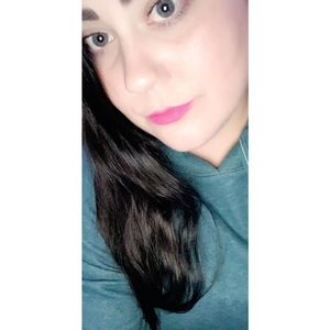 Meet your Posher, Katelyn